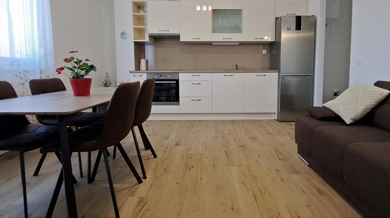 Holiday Apartman คาชเตลา ภายนอก รูปภาพ